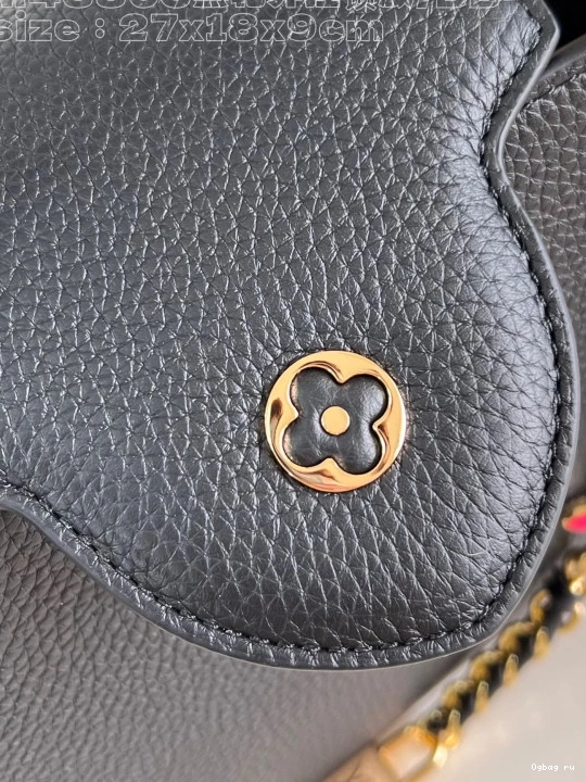 BB-27*18*9CM CAPUCINES VUITTON LOUIS 0724